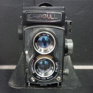 Vintage Seagull Twin-Lens Reflex Camera - UNTESTED